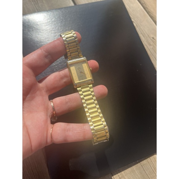 Vintage Lorus Gold Tone Quartz Watch 16mm For Ladies - Picture 7 of 11